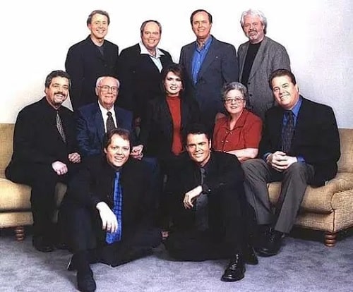 A picture of Virl Osmond with his parents and siblings.